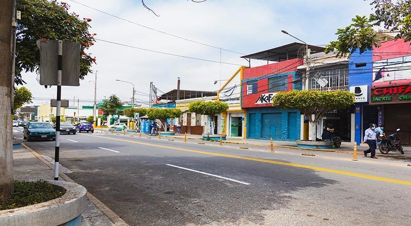VENTA DE OFICINA 2° PISO EN AV. BALTA - CENTRO DE CHICLAYO